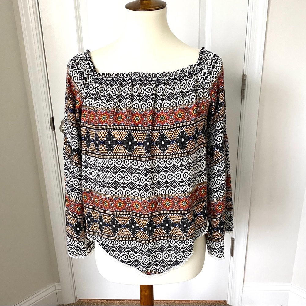Socialite Off-Shoulder Top Bell Sleeves - Picture 2 of 5